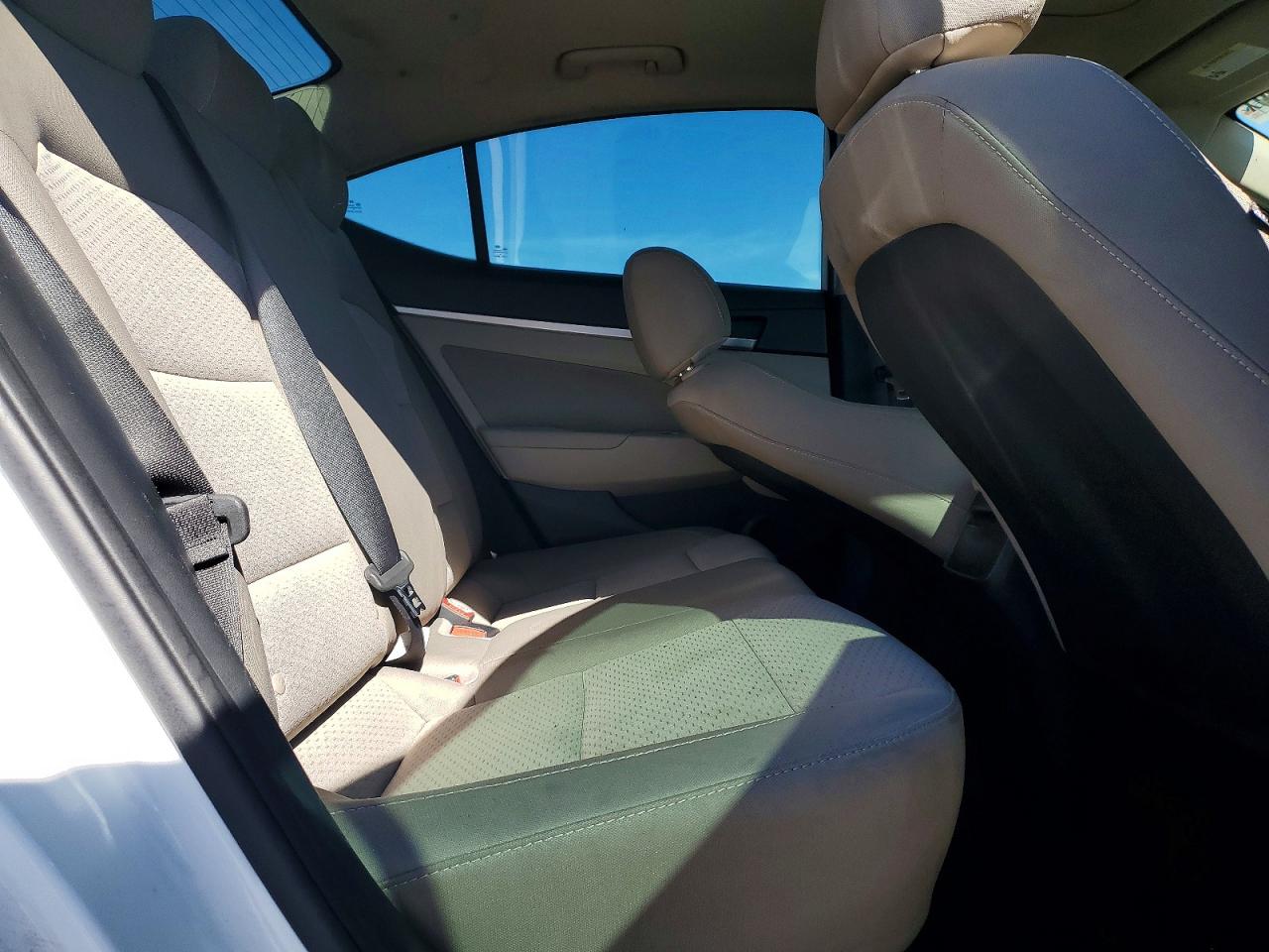 Hyundai ELANTRA Value Edition