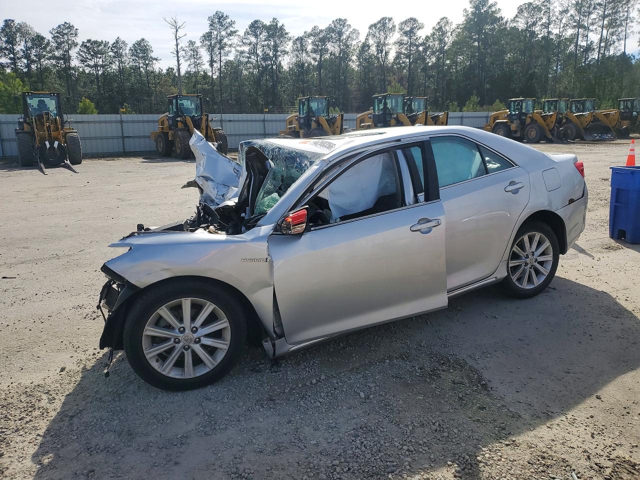 Salvage Toyota Camry Image