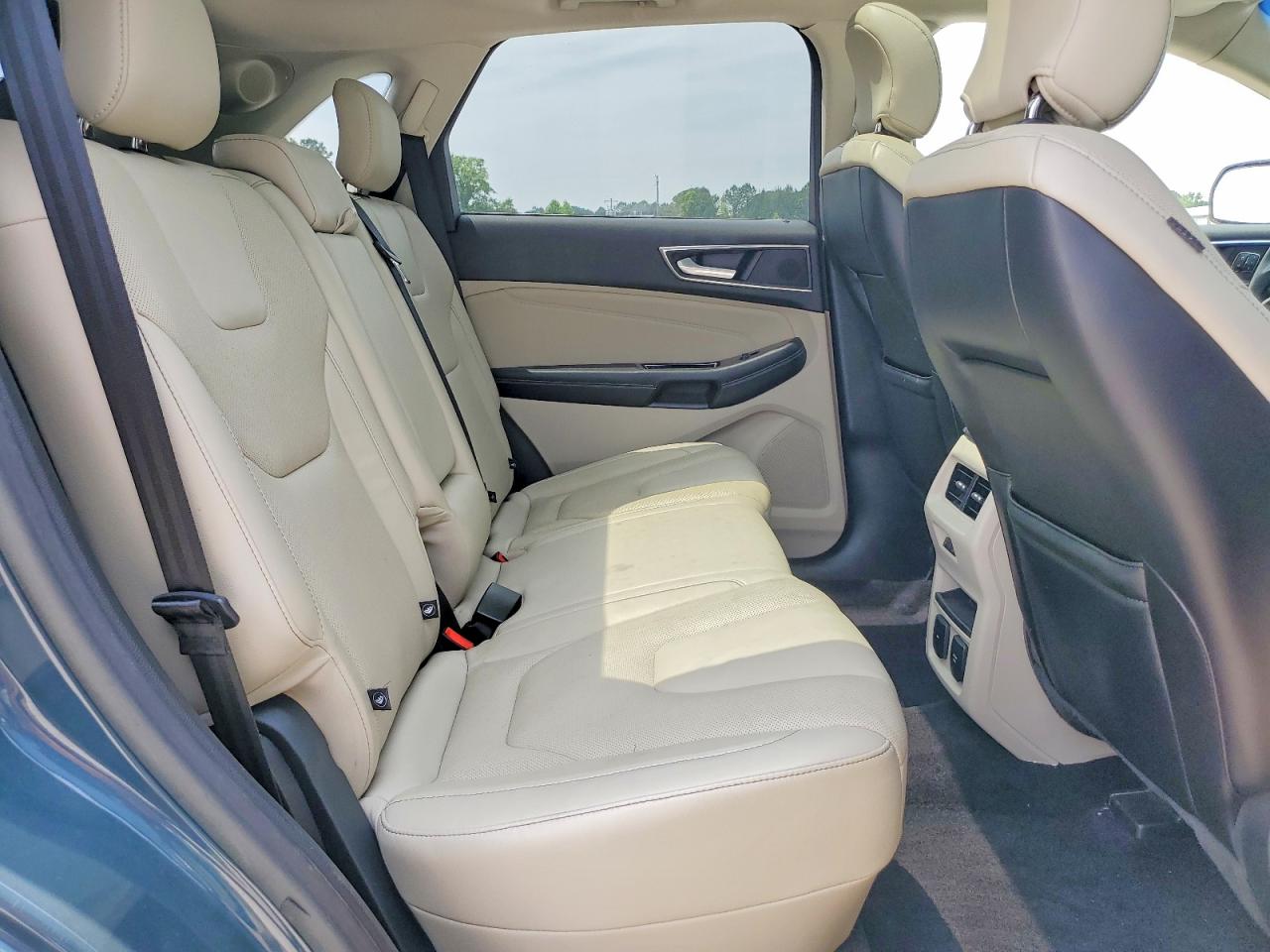 Ford Edge Titanium