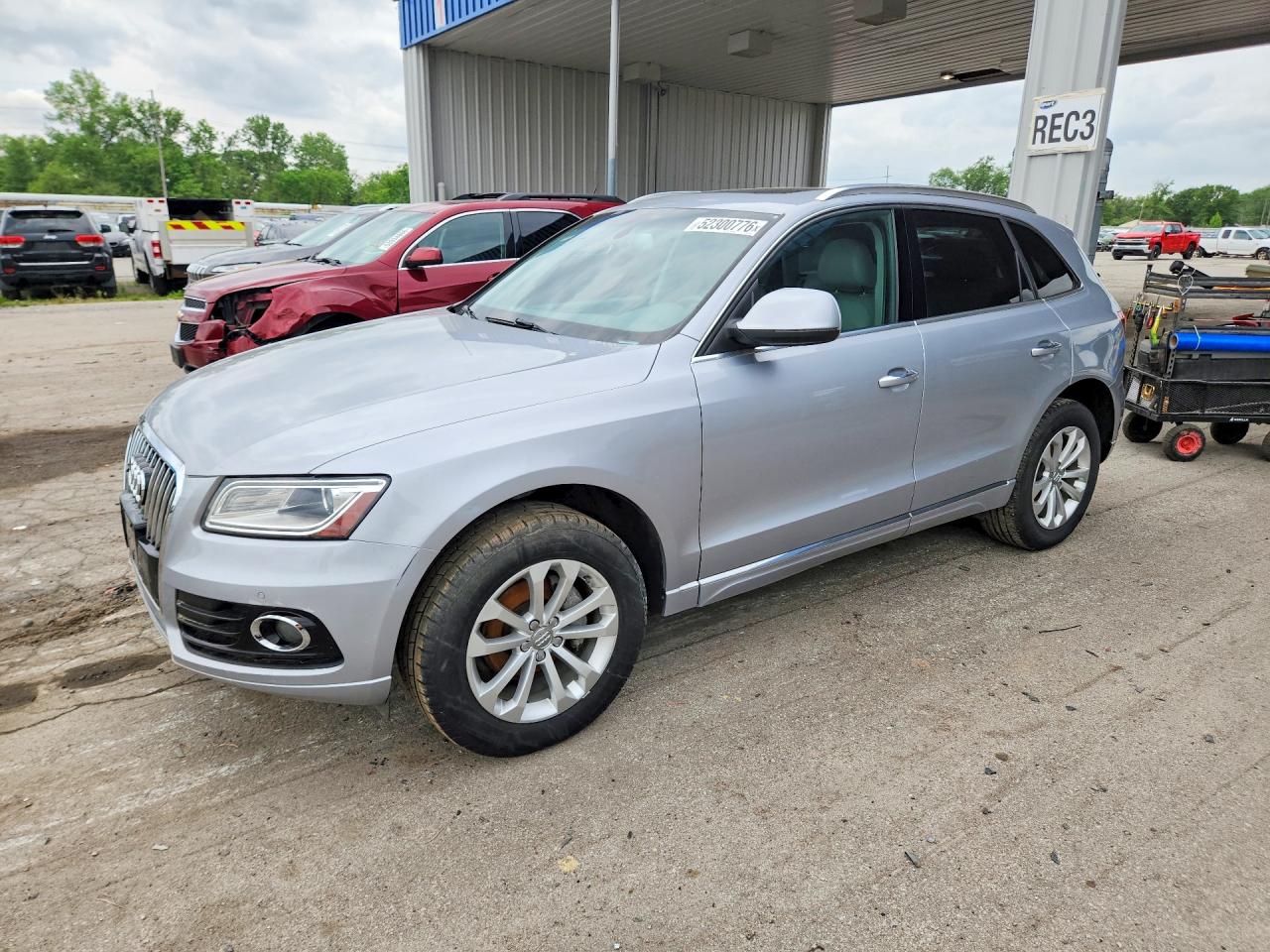 Salvage Audi Q5 Image