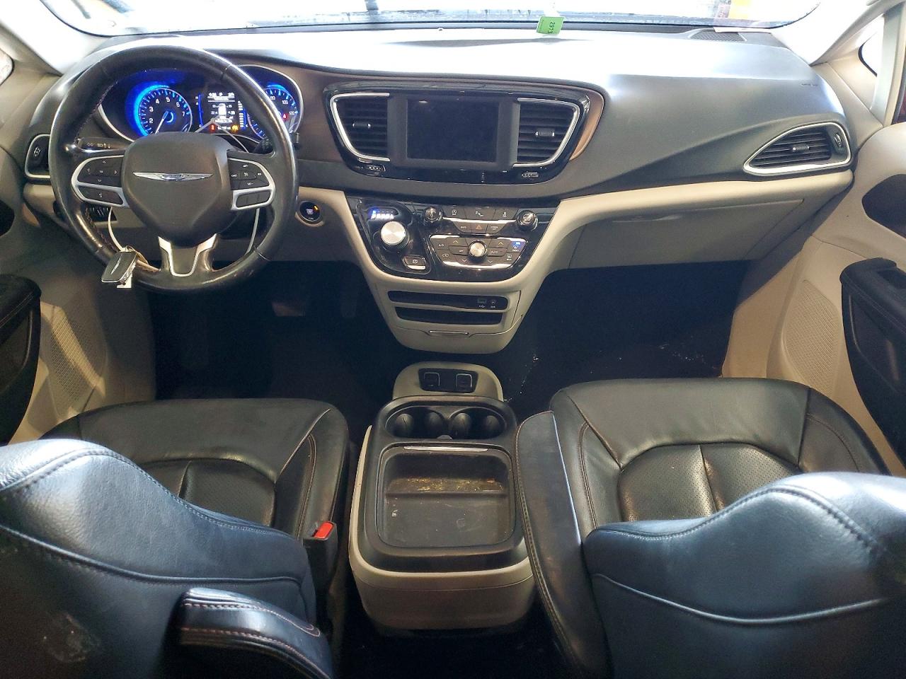 Chrysler Pacifica Touring L