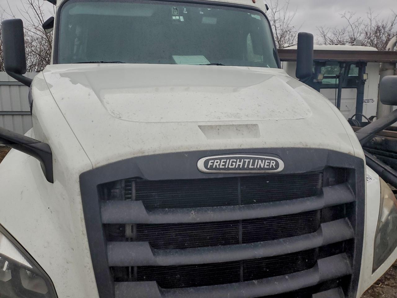 Freigliner Cascadia 126