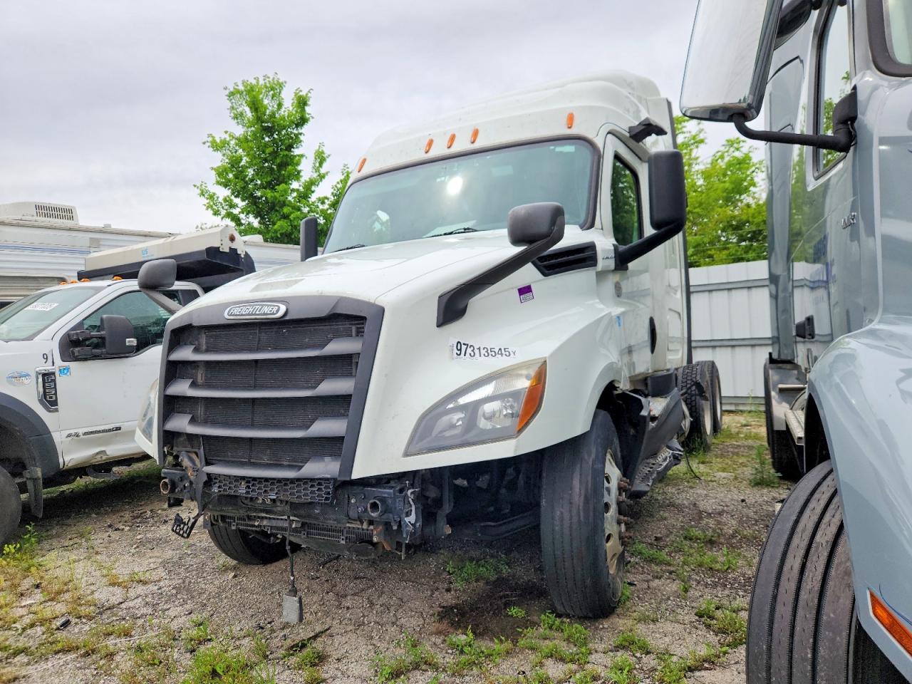 Freigliner Cascadia 126