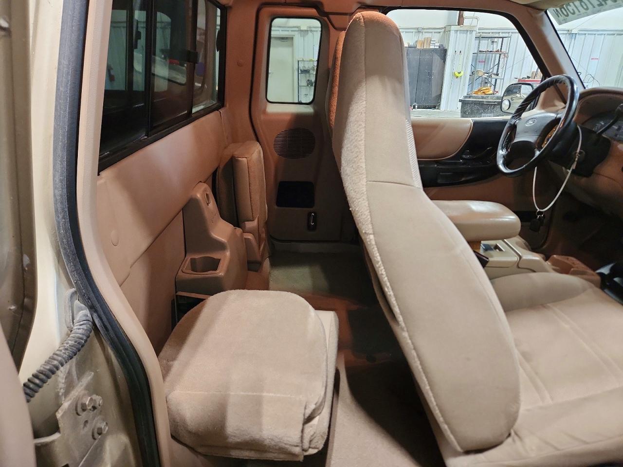 Ford Ranger Super Cab