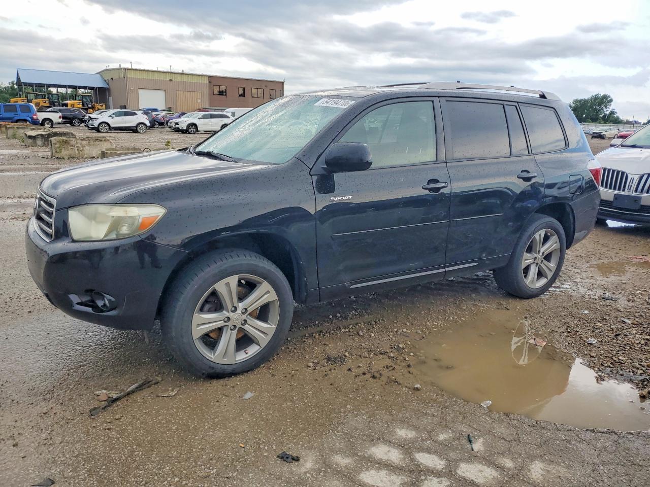 Salvage Toyota Highlander Image