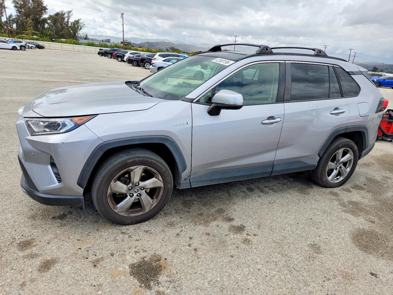 Salvage Toyota RAV4 Image