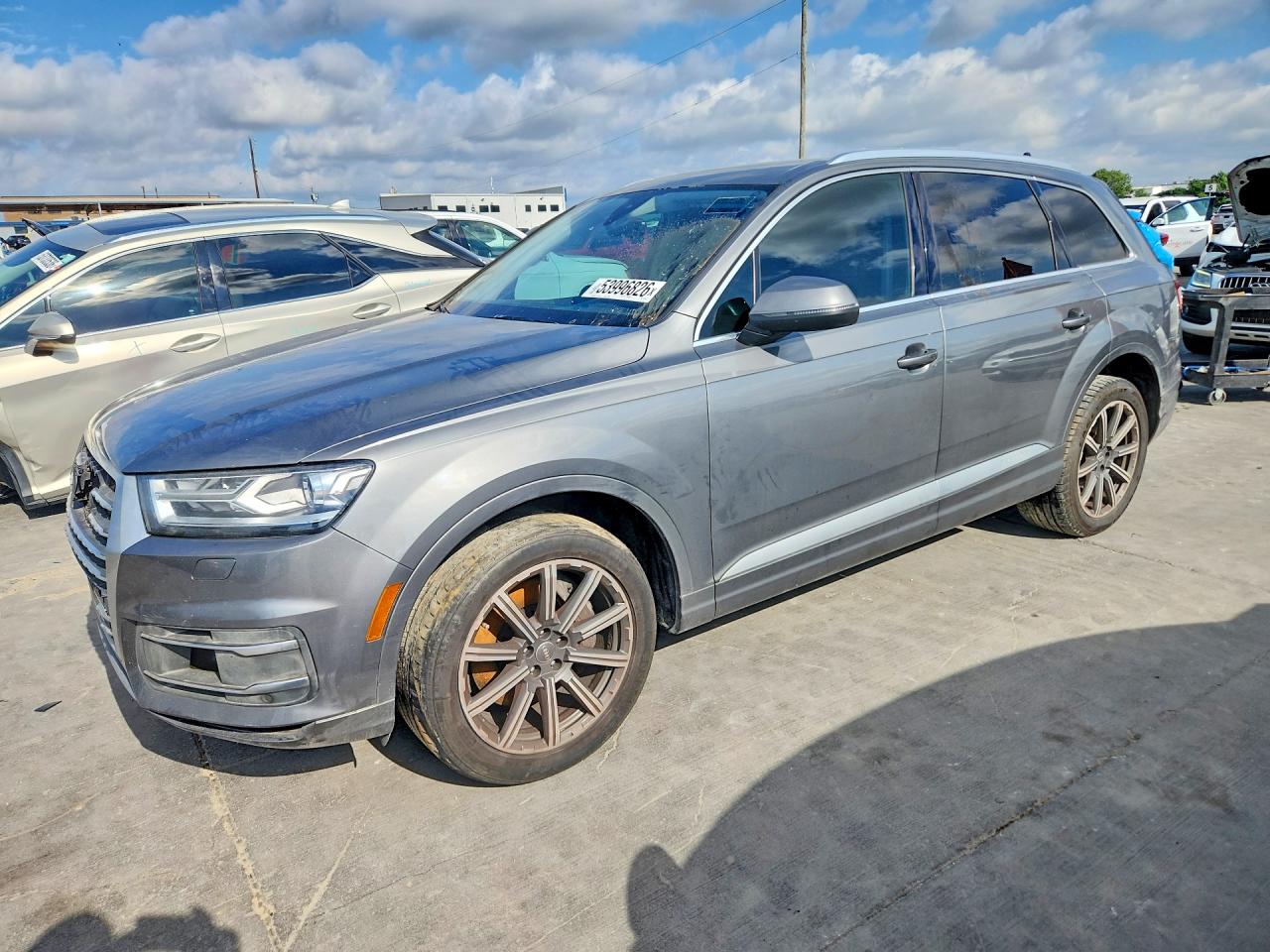 Salvage Audi Q7 Image