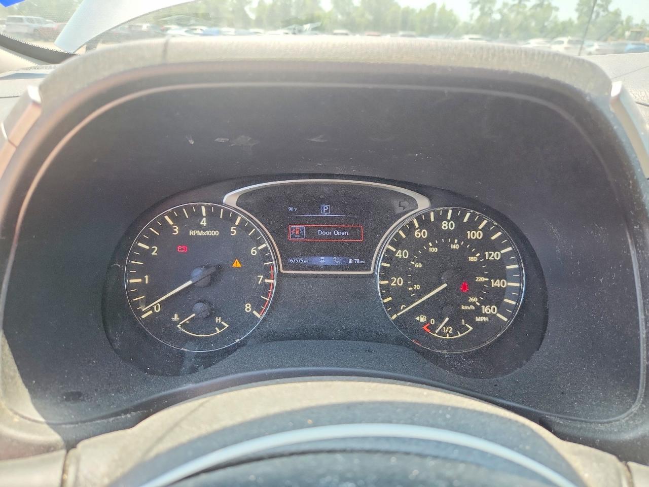 Nissan Pathfinder Sv