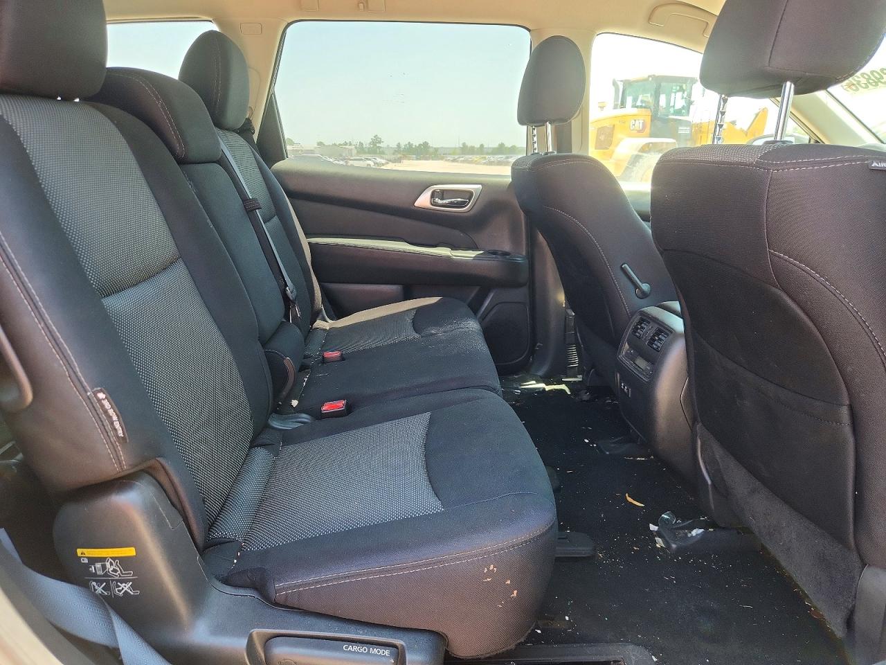 Nissan Pathfinder Sv