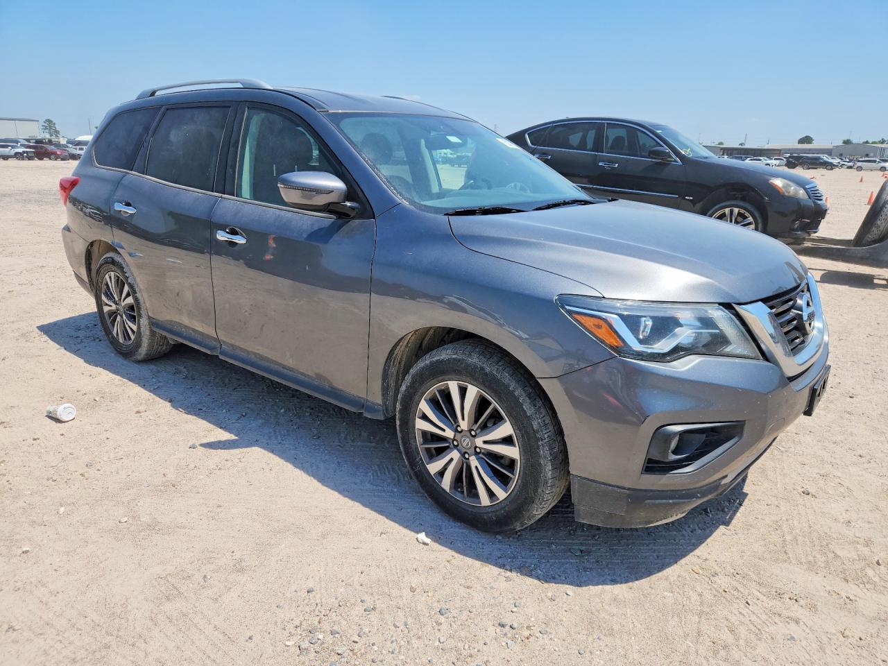 Nissan Pathfinder Sv