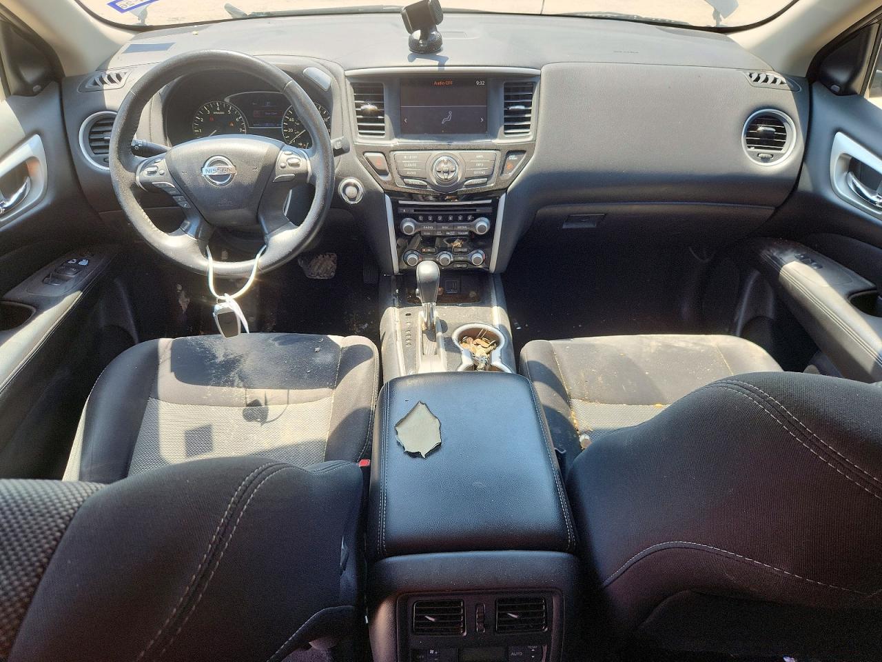 Nissan Pathfinder Sv