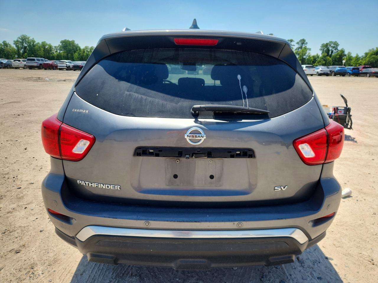 Nissan Pathfinder Sv