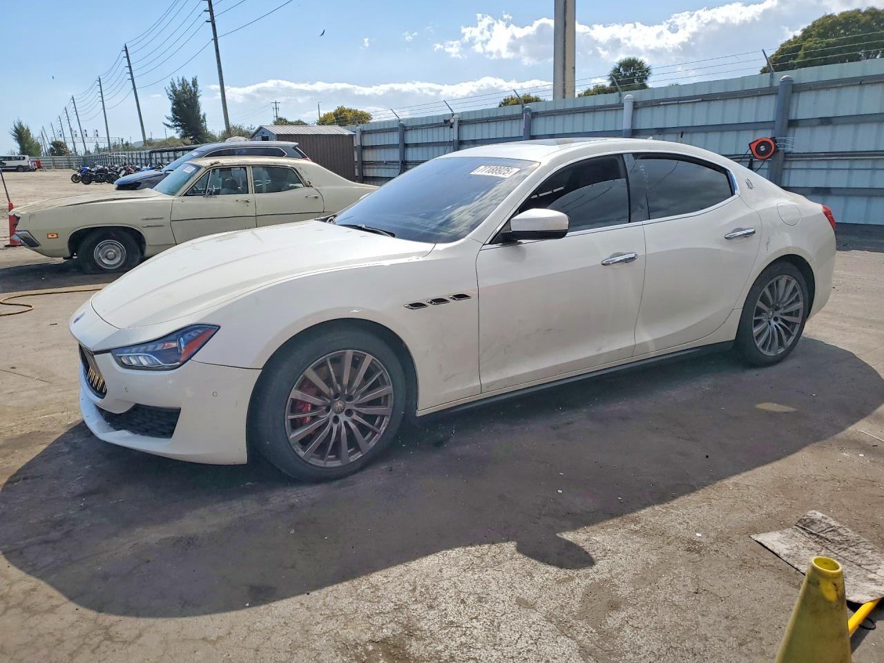 Salvage Maserati Ghibli Image