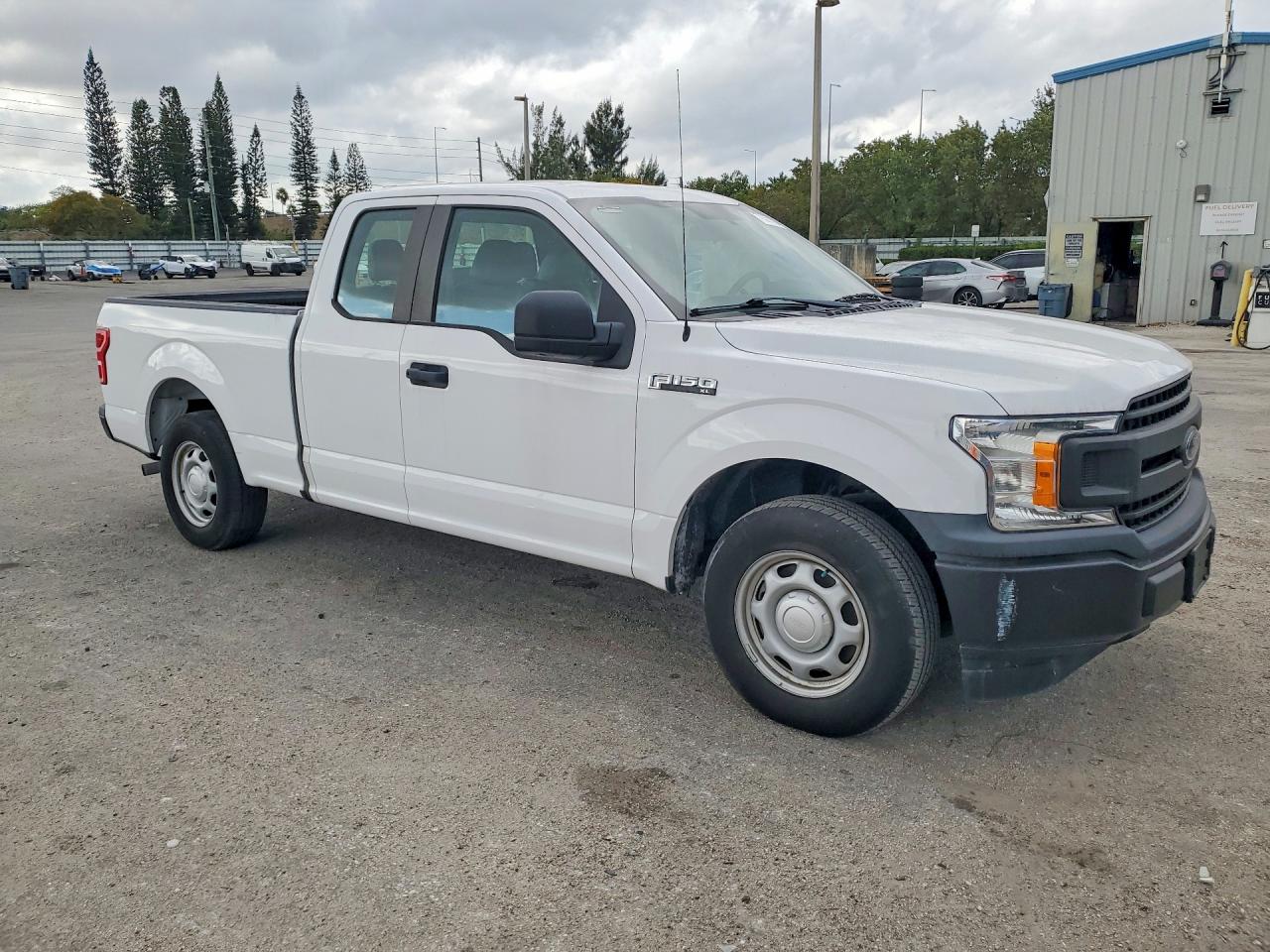 Ford F-150 Super Cab