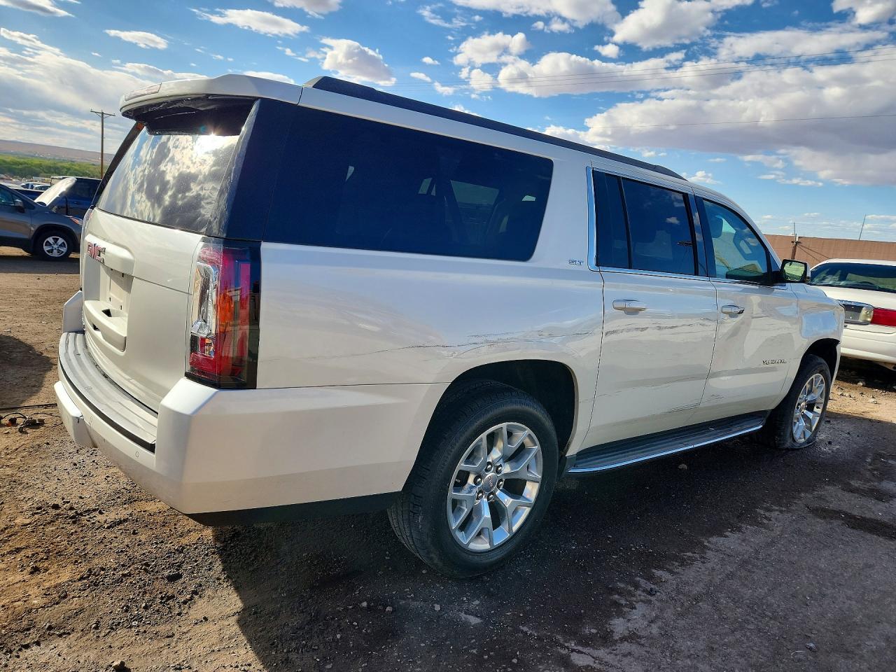 GMC Yukon C1500 Slt