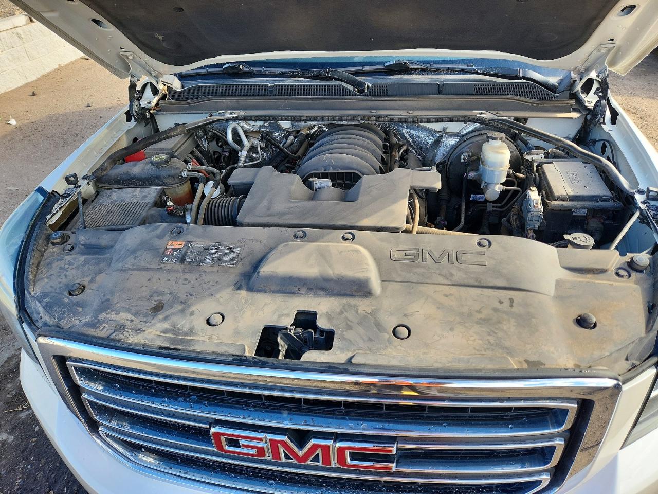 GMC Yukon C1500 Slt
