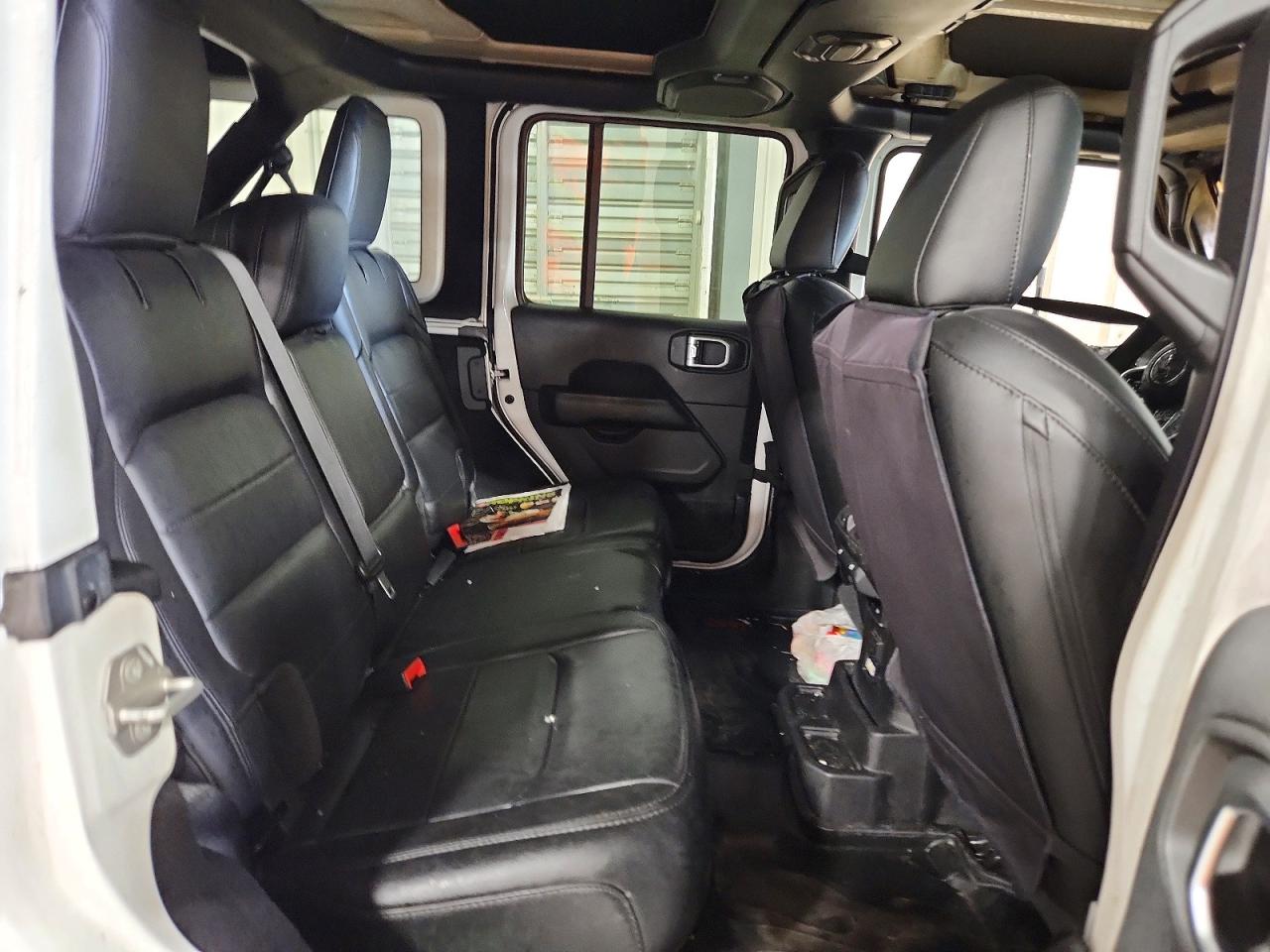 Jeep Wrangler Sahara