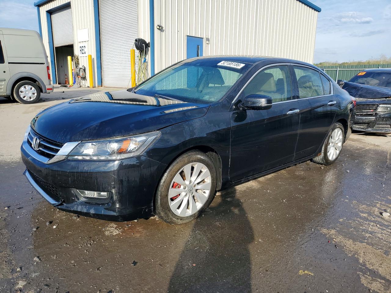Salvage Honda Accord Image