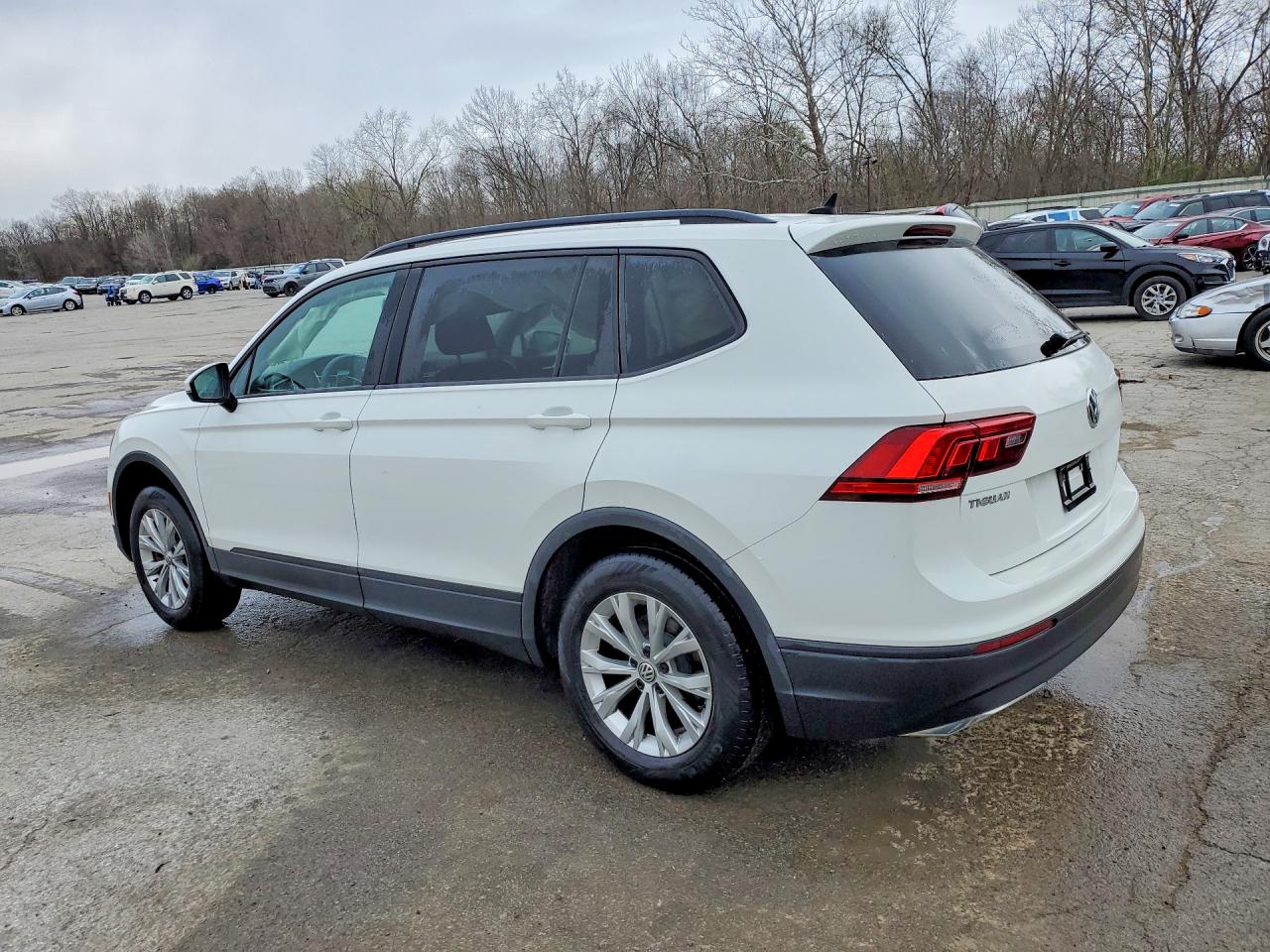 Volkswagen Tiguan S
