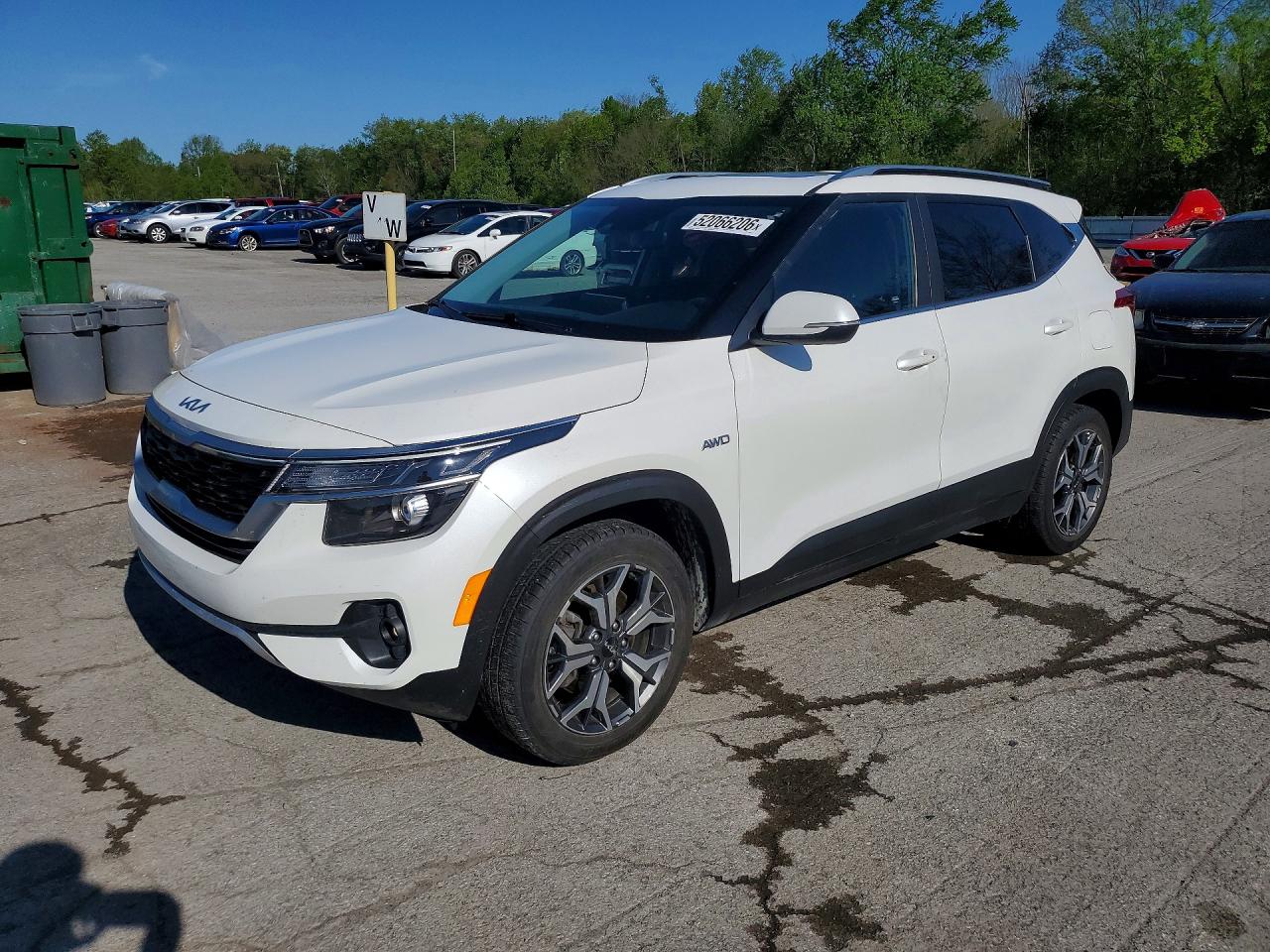 Salvage Kia Seltos Image