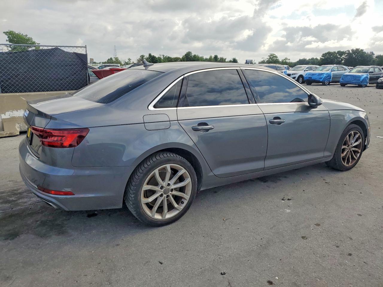 Audi A4 Premium