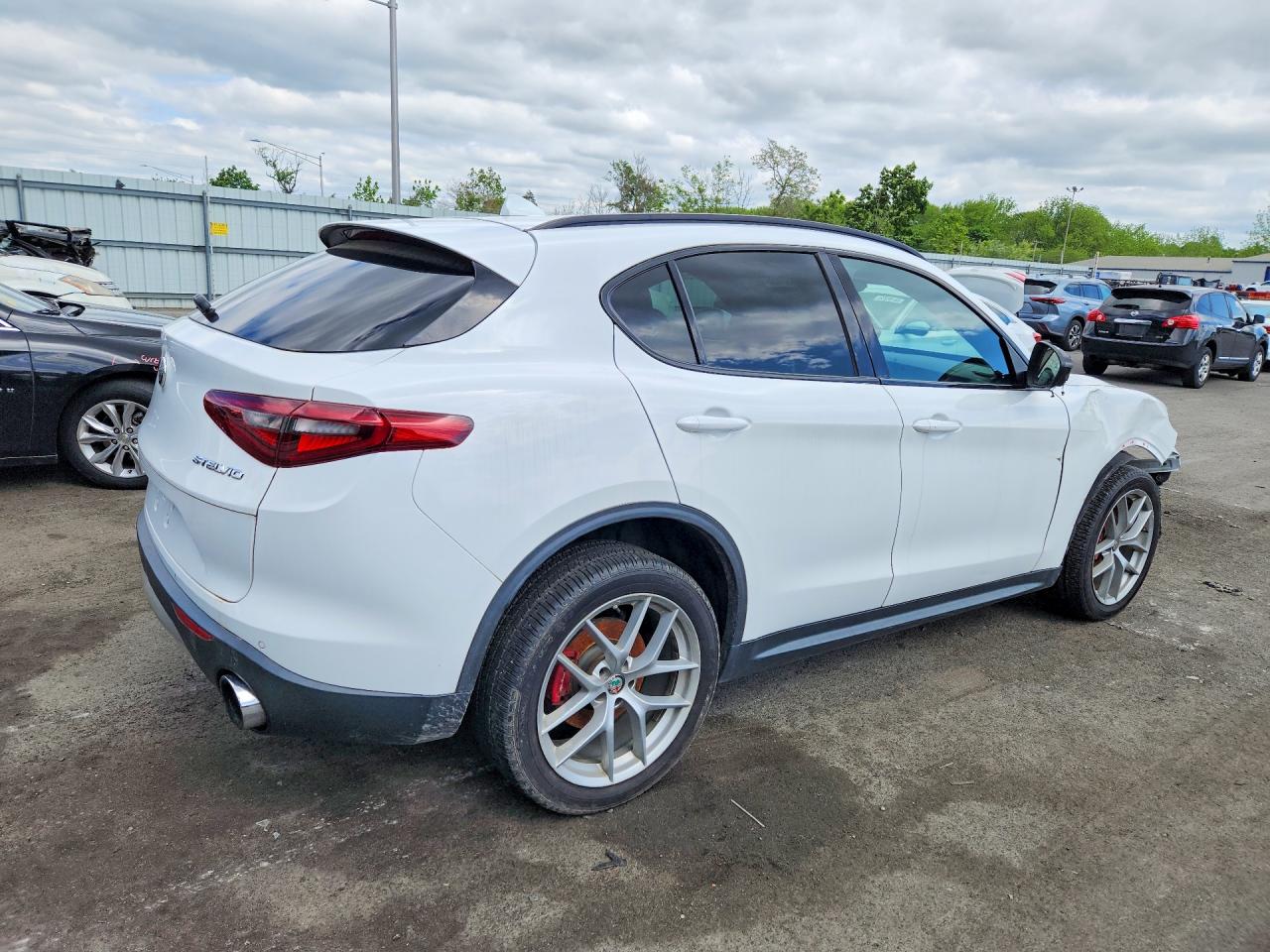 Alfa Romeo Stelvio Ti Sport