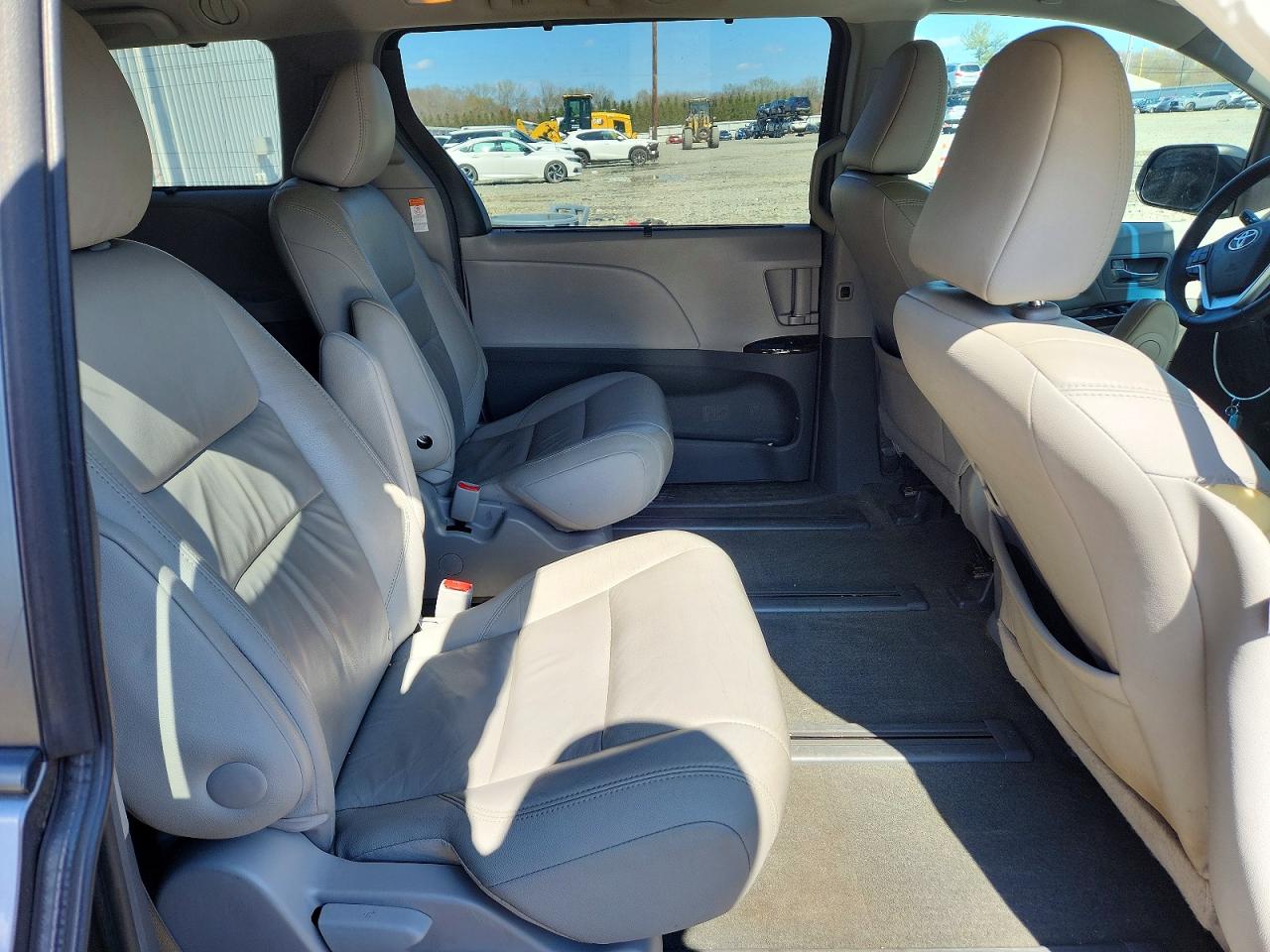 Toyota Sienna Xle Premium 7-passenger