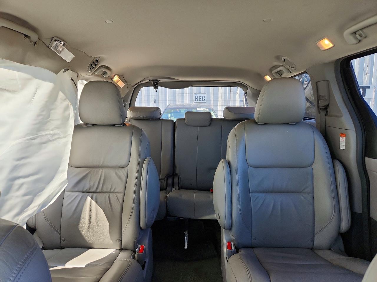 Toyota Sienna Xle Premium 7-passenger