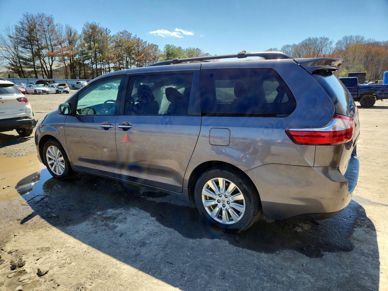Toyota Sienna Xle Premium 7-passenger