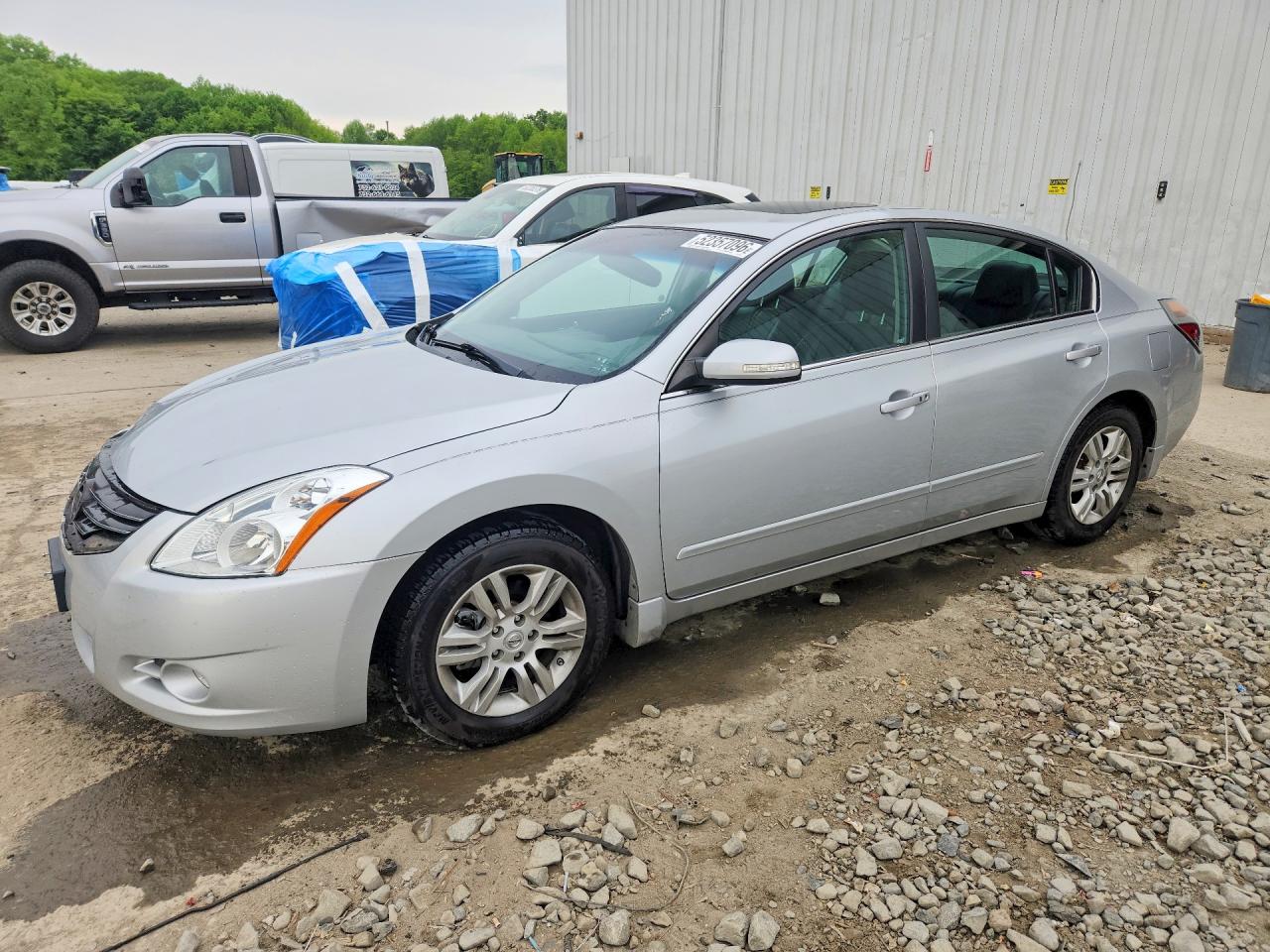 Salvage Nissan Altima Image
