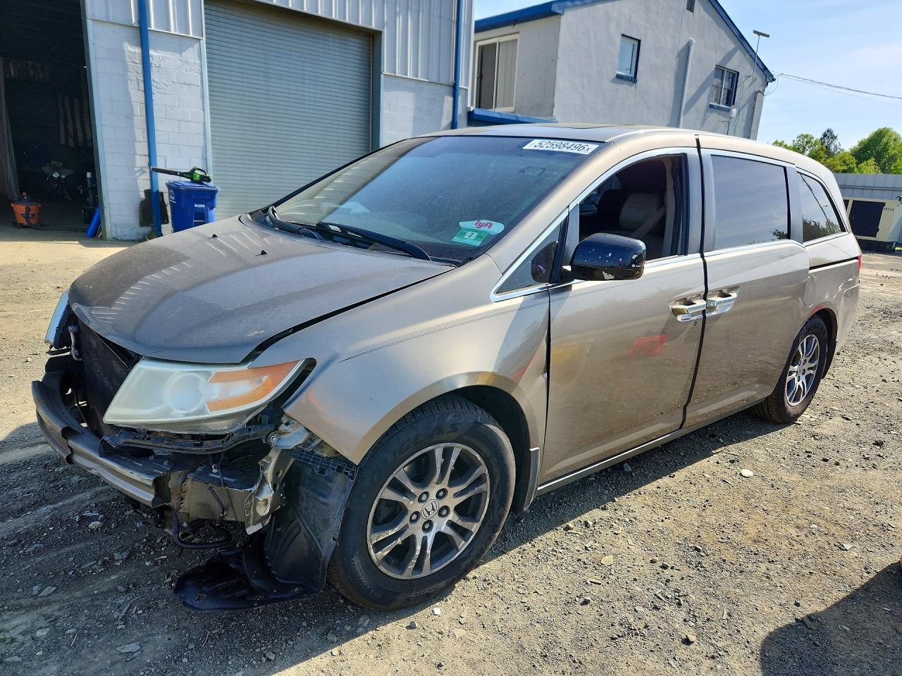 Salvage Honda Odyssey Image
