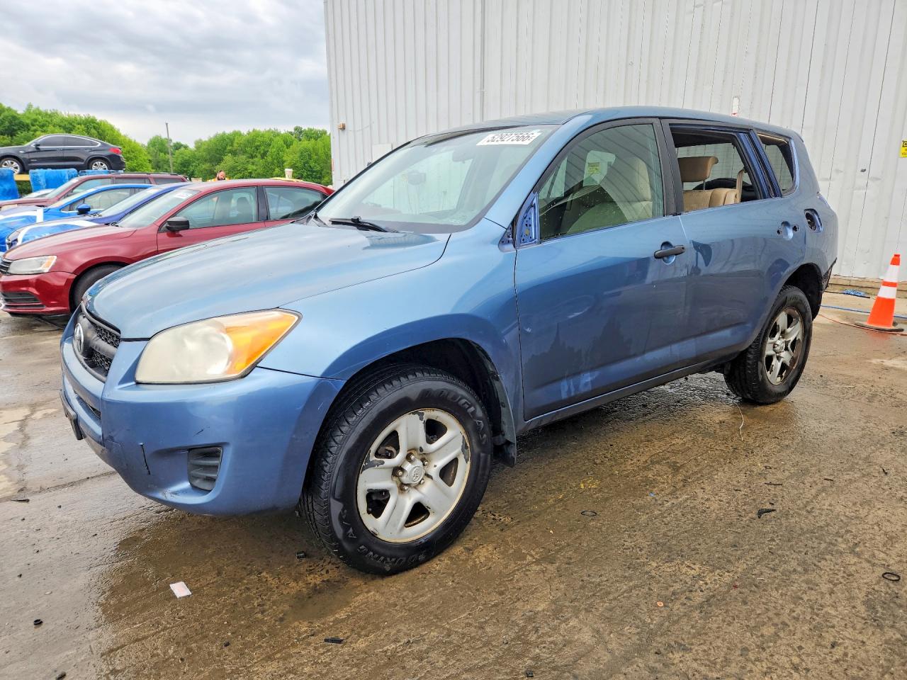 Salvage Toyota RAV4 Image