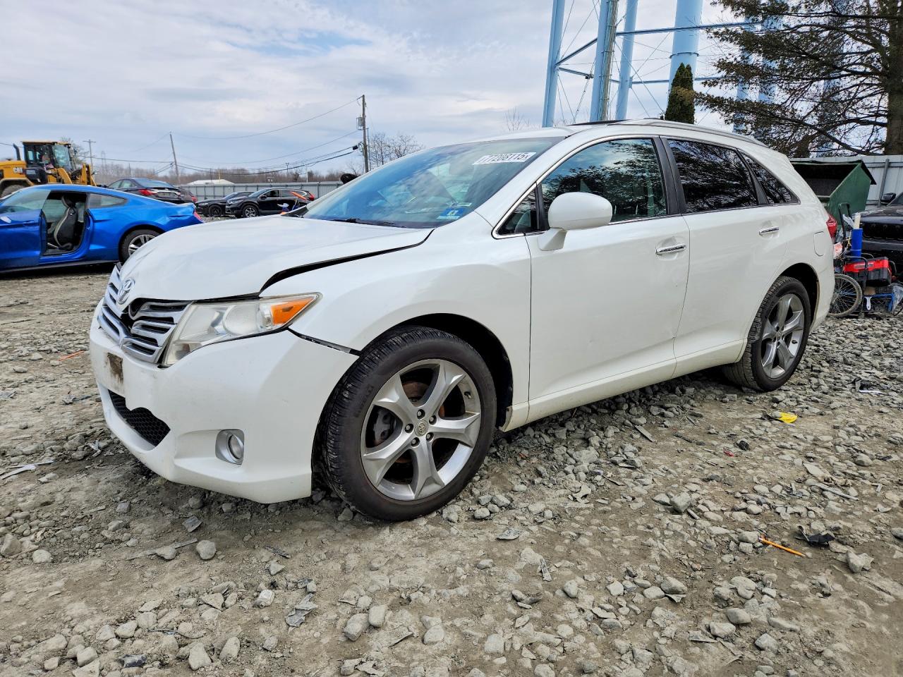 Salvage Toyota Venza Image