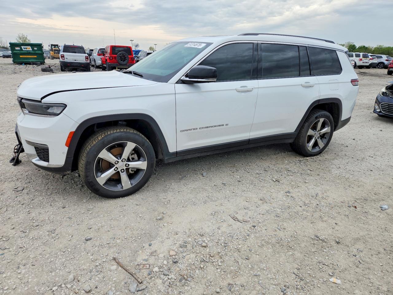 Salvage Jeep Cherokee Image