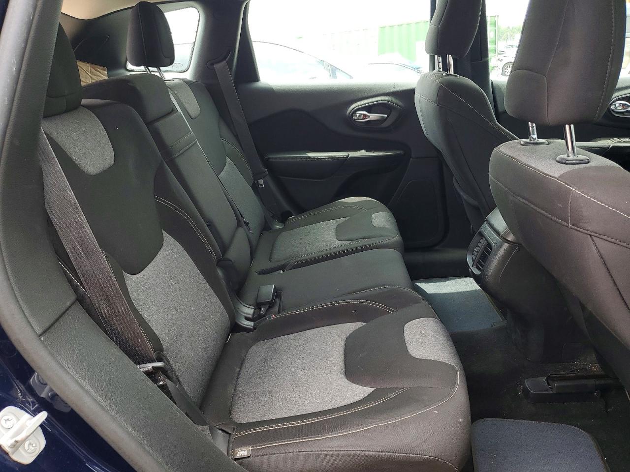Jeep Cherokee Sport