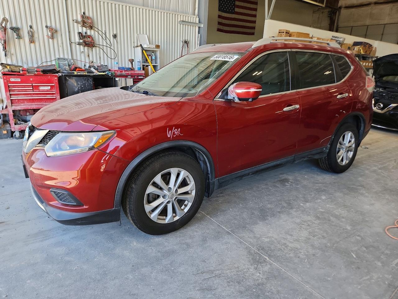 Salvage Nissan Rogue Image