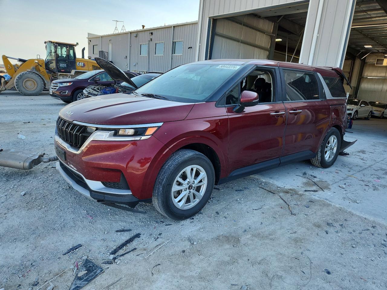 Salvage Kia Carnival Image