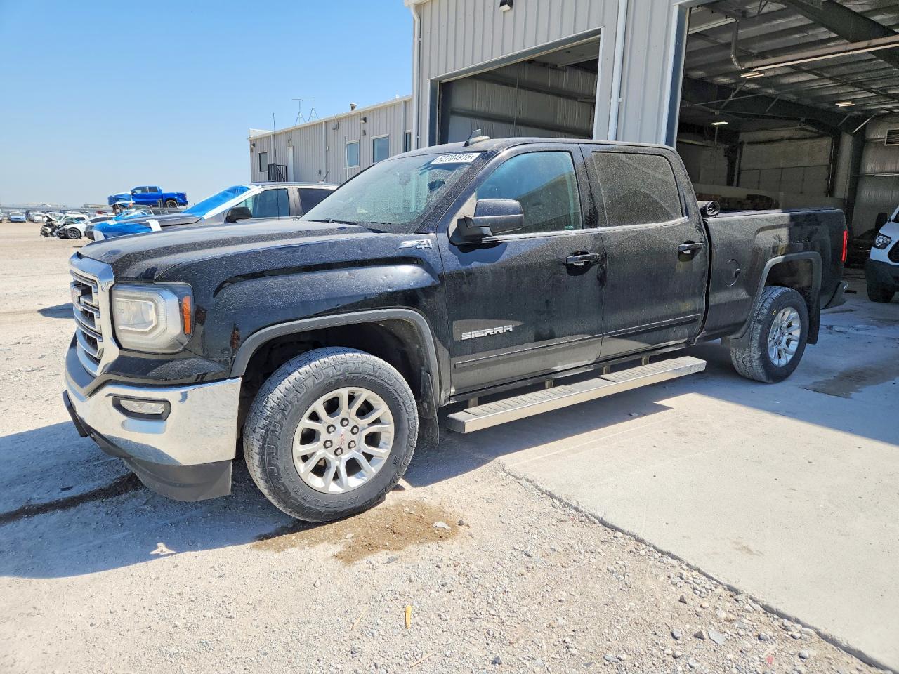 Salvage GMC Sierra Image