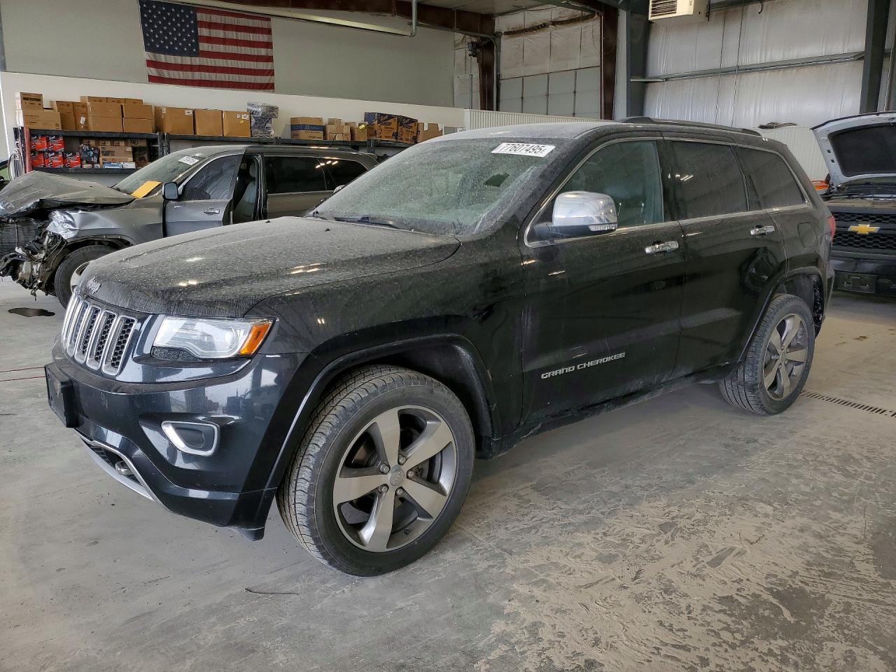 Salvage Jeep Cherokee Image