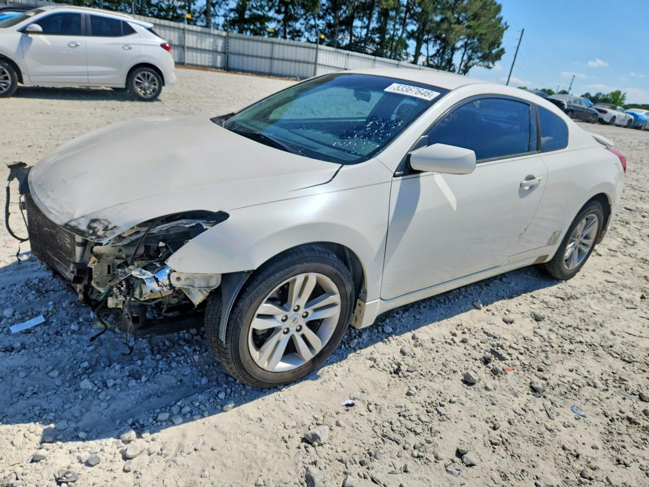 Salvage Nissan Altima Image