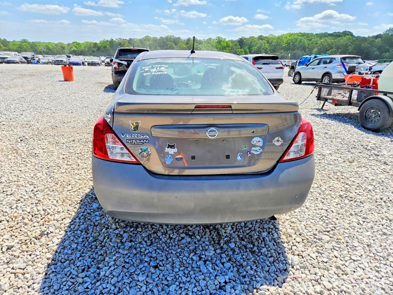 Nissan Versa 1.6 S Plus