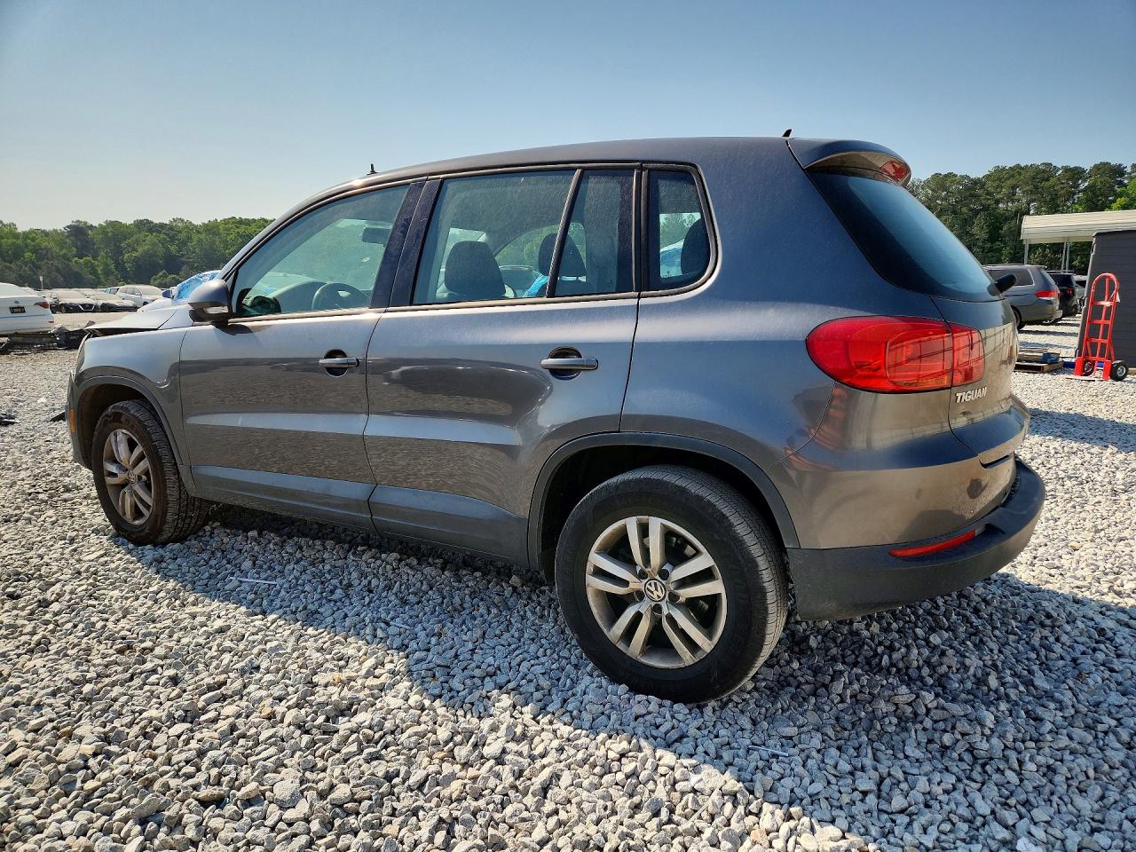 Volkswagen Tiguan S
