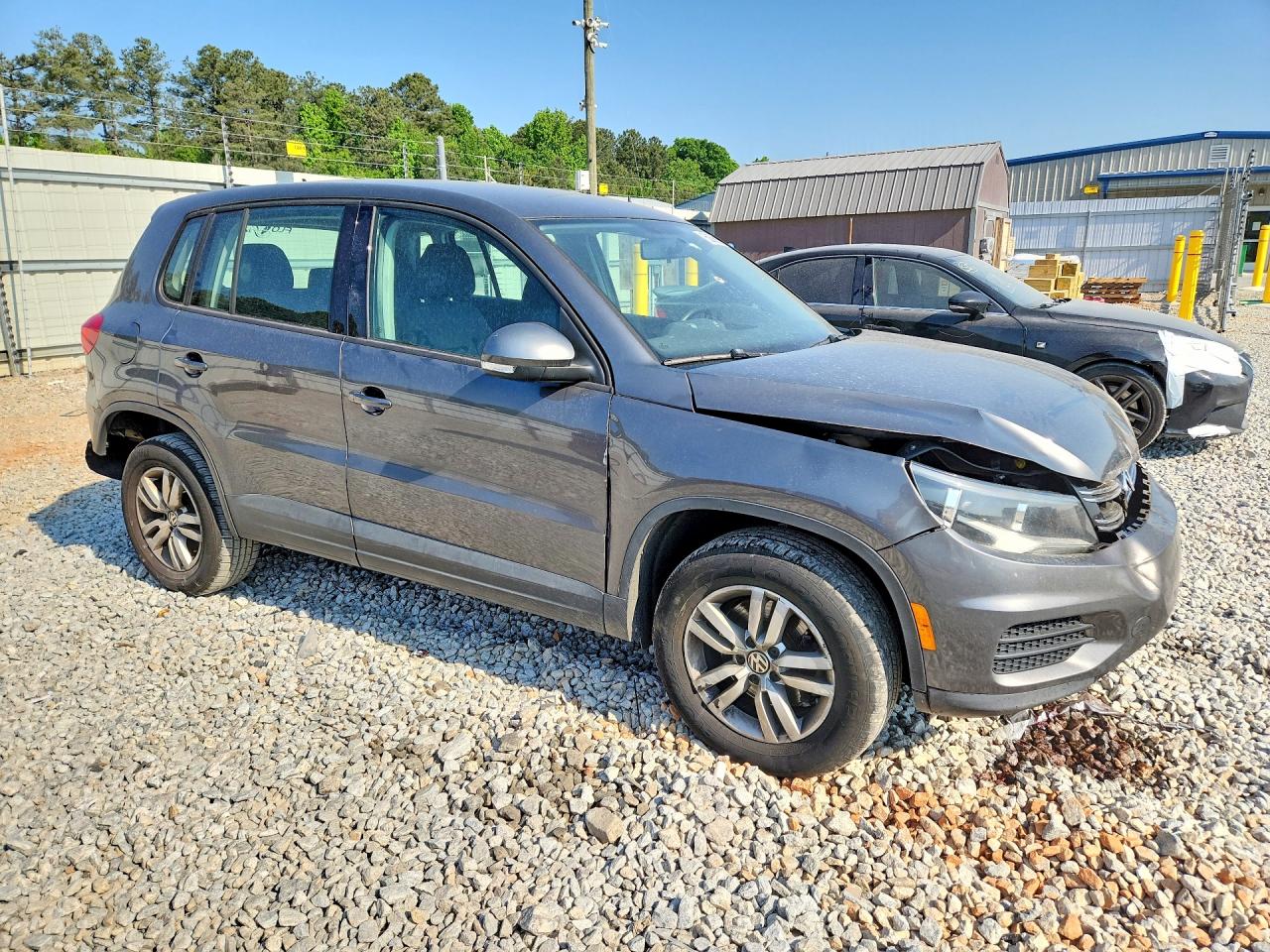 Volkswagen Tiguan S