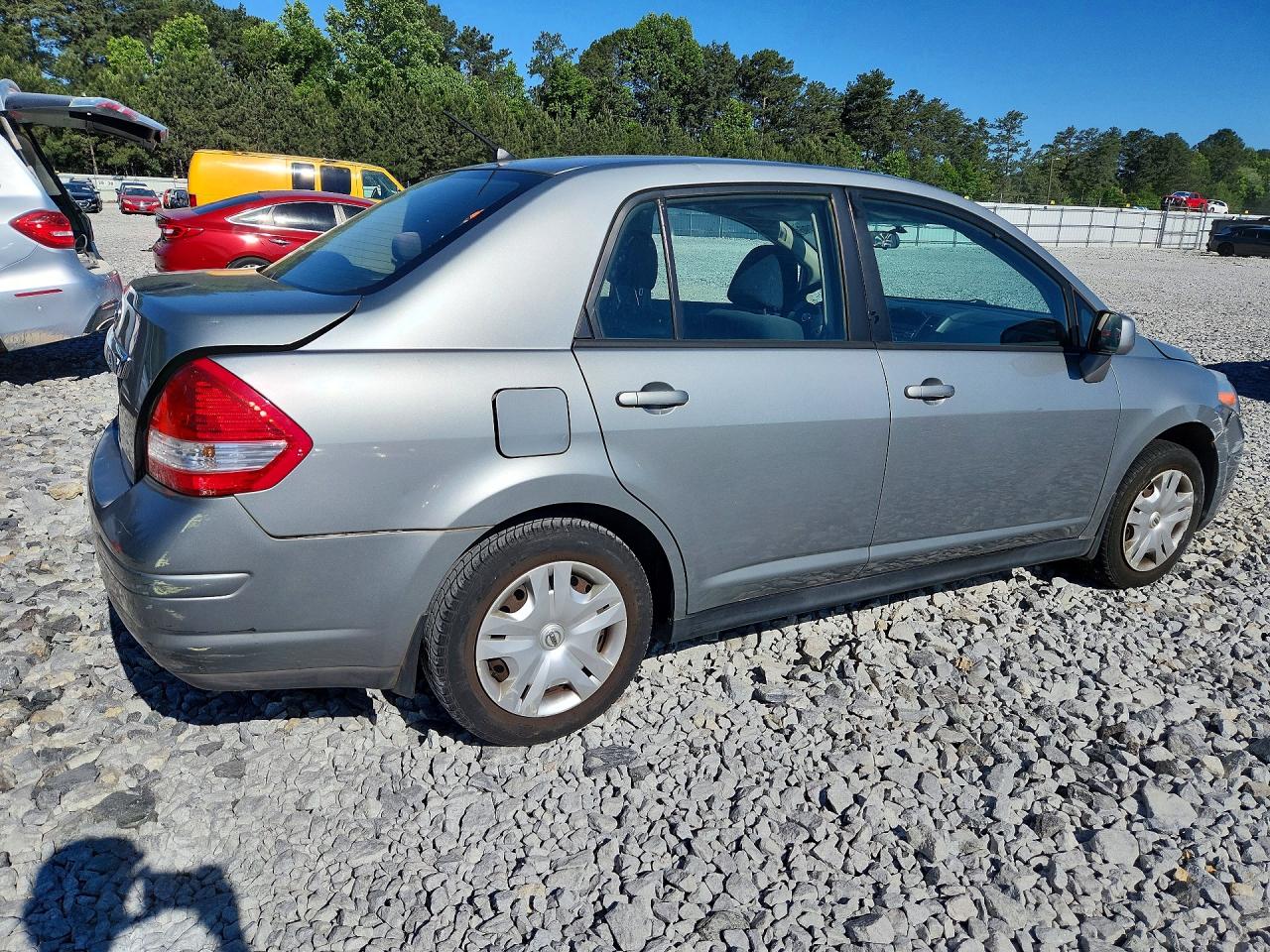 Nissan Versa S