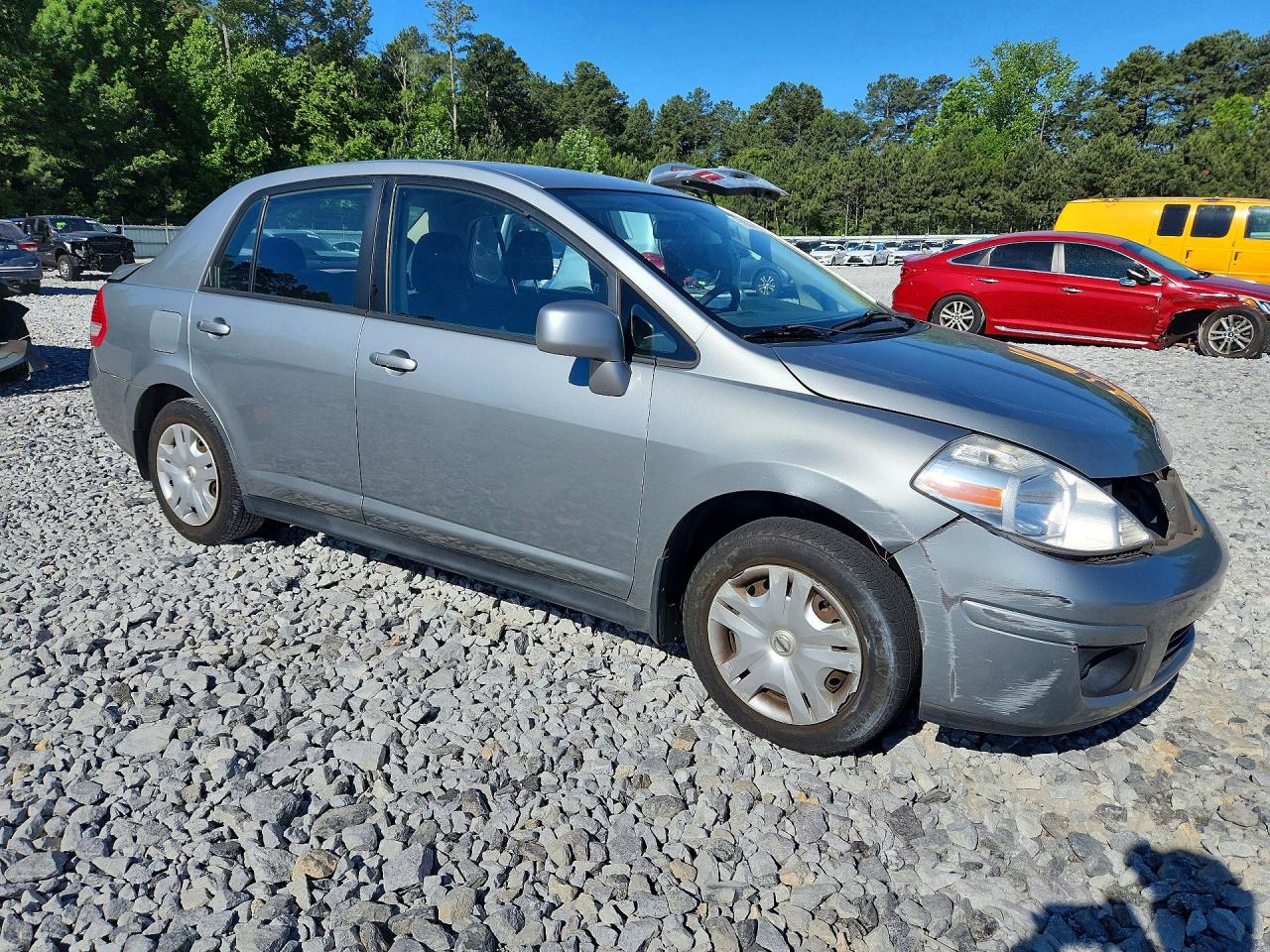 Nissan Versa S