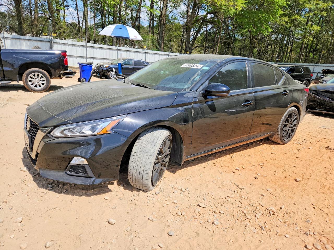 Salvage Nissan Altima Image