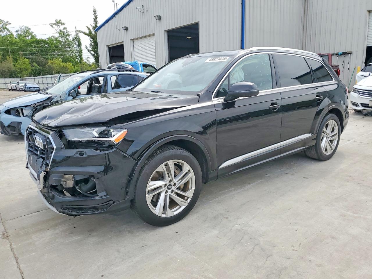 Salvage Audi Q7 Image