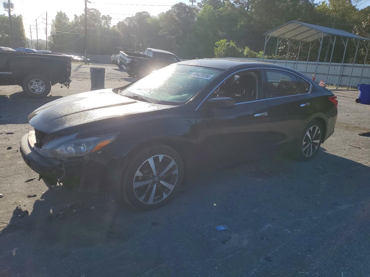 Salvage Nissan Altima Image