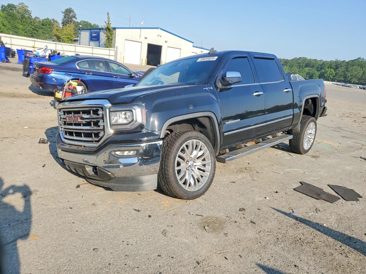 Salvage GMC Sierra Image