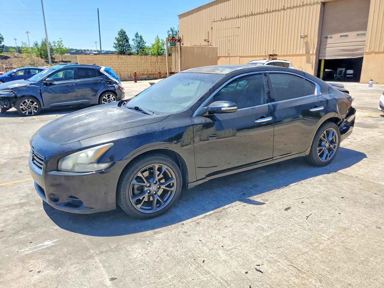 Salvage Nissan Maxima Image